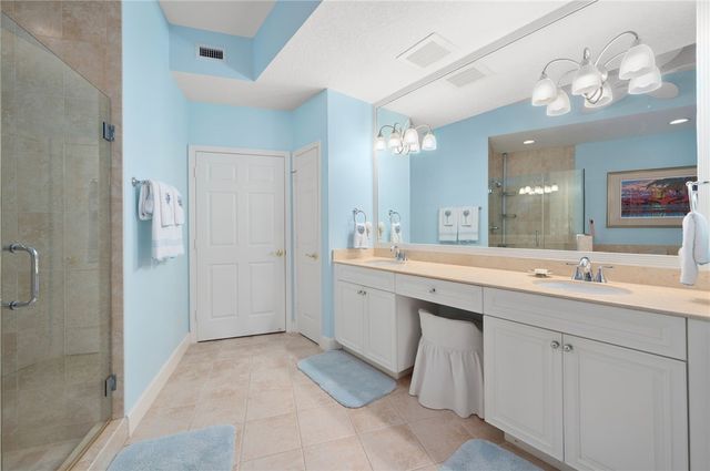 8885 W Orchid Island Circle 5, Vero Beach, FL 32963