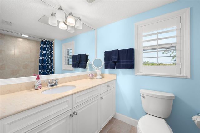 8885 W Orchid Island Circle 5, Vero Beach, FL 32963