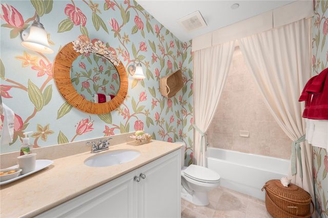 8885 W Orchid Island Circle 5, Vero Beach, FL 32963