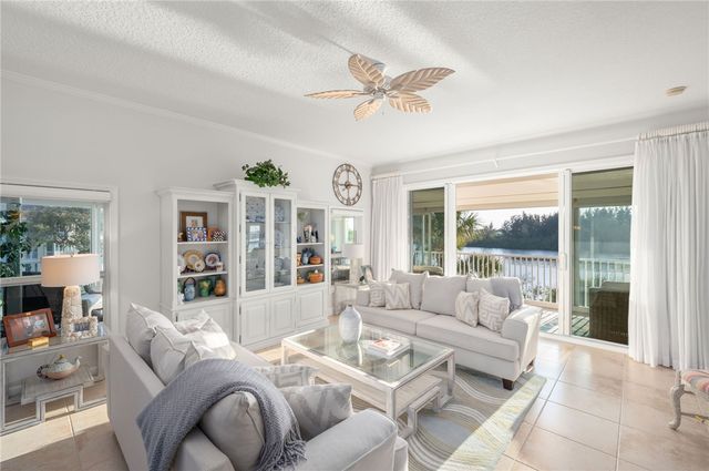 8885 W Orchid Island Circle 5, Vero Beach, FL 32963