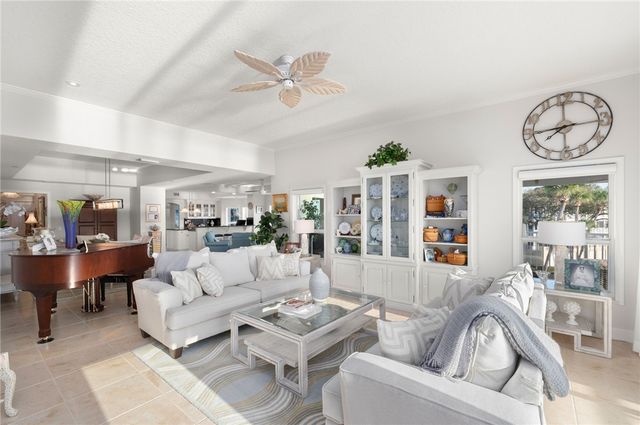 8885 W Orchid Island Circle 5, Vero Beach, FL 32963