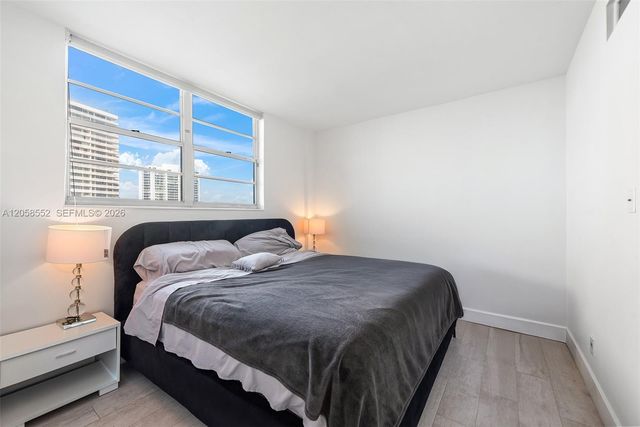 19390 Collins Ave 1519, Sunny Isles Beach, FL 33160