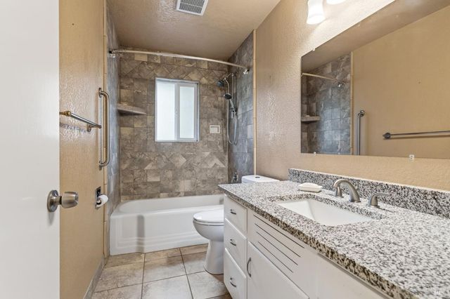 1580 Glenwood Dr, Ukiah, CA 95482