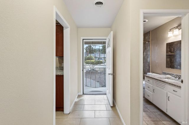 1580 Glenwood Dr, Ukiah, CA 95482