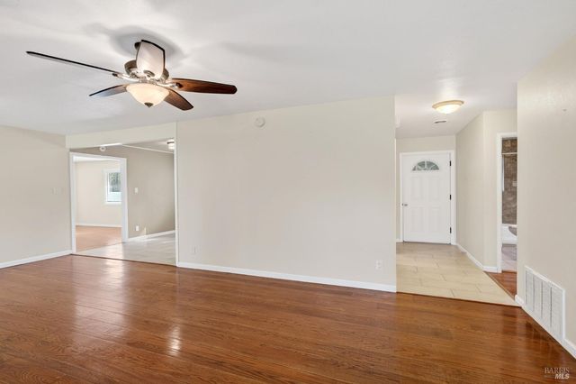 1580 Glenwood Dr, Ukiah, CA 95482