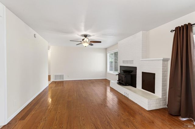 1580 Glenwood Dr, Ukiah, CA 95482