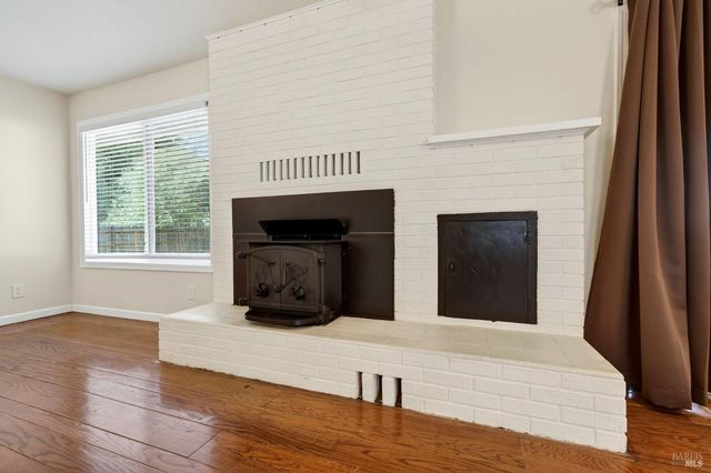 1580 Glenwood Dr, Ukiah, CA 95482