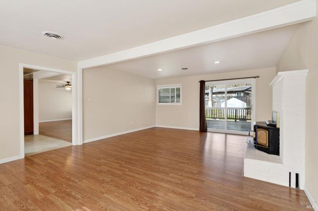 1580 Glenwood Dr, Ukiah, CA 95482