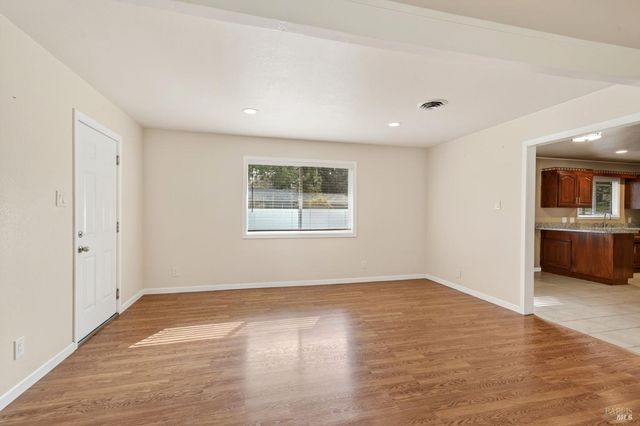 1580 Glenwood Dr, Ukiah, CA 95482