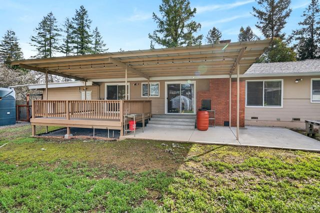 1580 Glenwood Dr, Ukiah, CA 95482