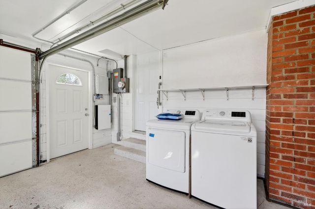 1580 Glenwood Dr, Ukiah, CA 95482