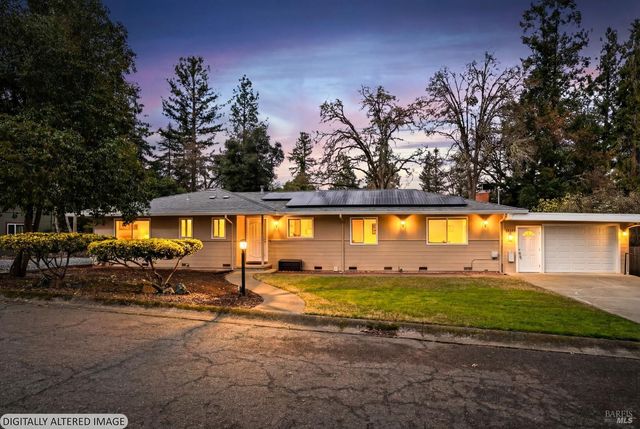 1580 Glenwood Dr, Ukiah, CA 95482