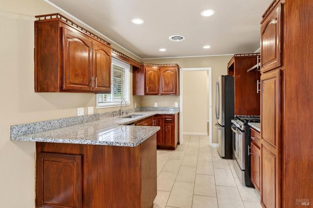 1580 Glenwood Dr, Ukiah, CA 95482