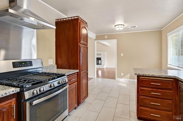 1580 Glenwood Dr, Ukiah, CA 95482