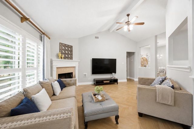 39 Steep Trail Place, Conroe, TX 77385