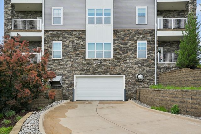 260 N Scott Boulevard 108, Iowa City, IA 52245