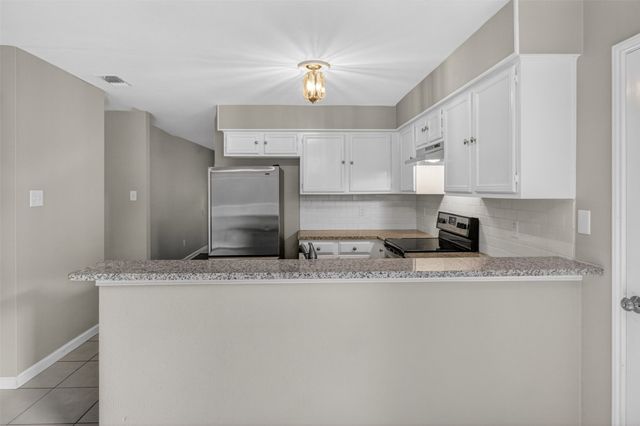 2219 Foxcroft Lane, Arlington, TX 76014