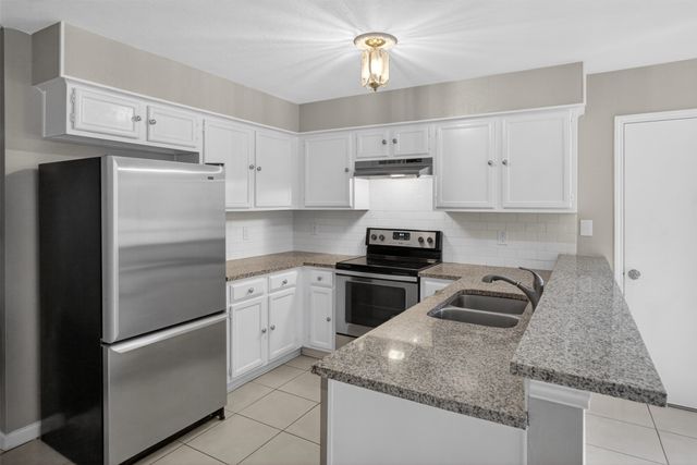 2219 Foxcroft Lane, Arlington, TX 76014