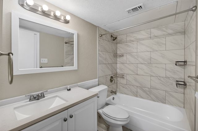 2219 Foxcroft Lane, Arlington, TX 76014