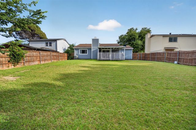 2219 Foxcroft Lane, Arlington, TX 76014