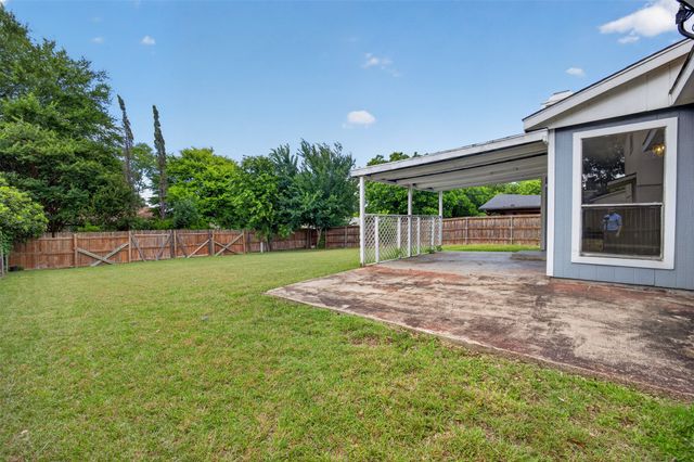 2219 Foxcroft Lane, Arlington, TX 76014