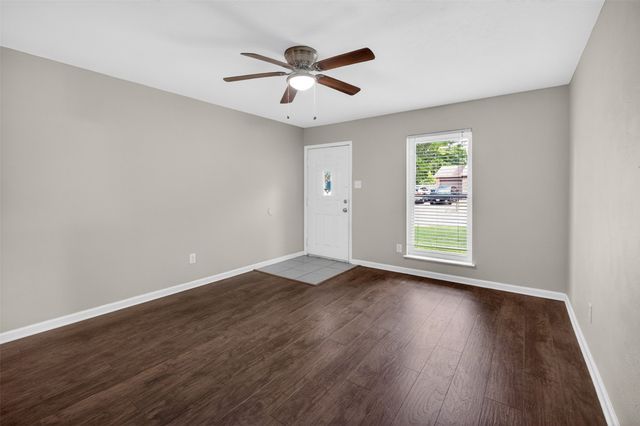 2219 Foxcroft Lane, Arlington, TX 76014