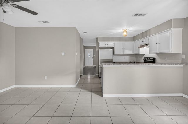 2219 Foxcroft Lane, Arlington, TX 76014