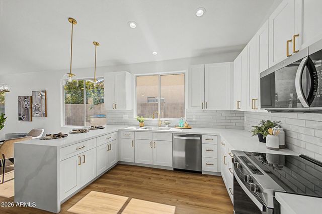 1669 E LAREDO Street, Chandler, AZ 85225