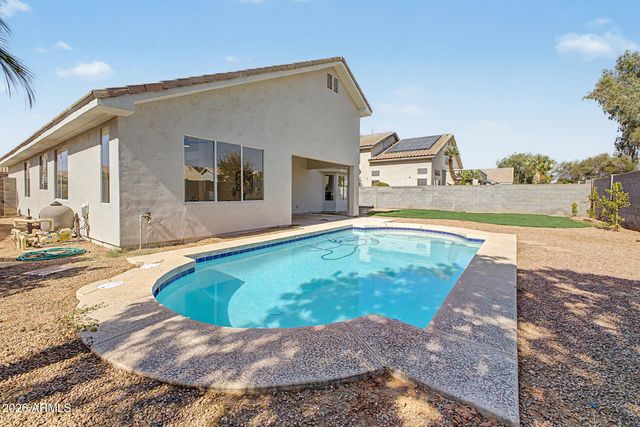 1669 E LAREDO Street, Chandler, AZ 85225