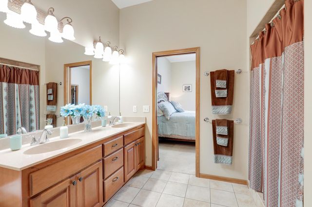 3082 208th Avenue NW, Oak Grove, MN 55011