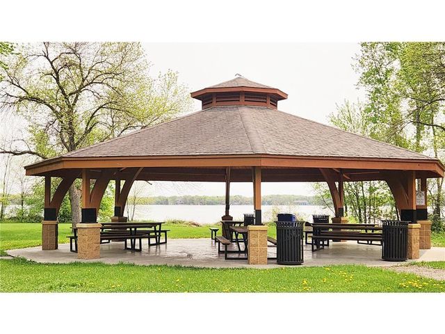 3082 208th Avenue NW, Oak Grove, MN 55011