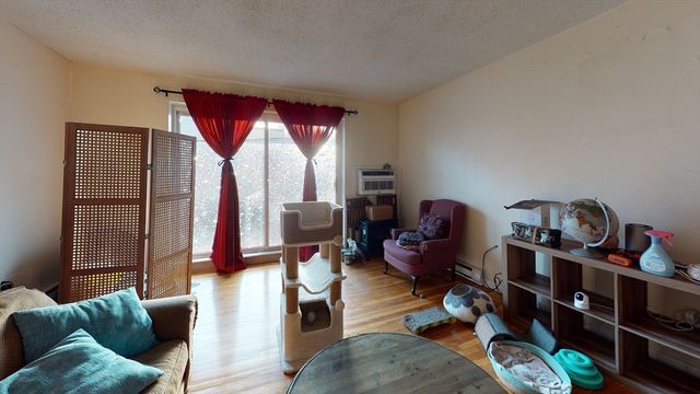 8 Kittredge St 6, Boston, MA 02131