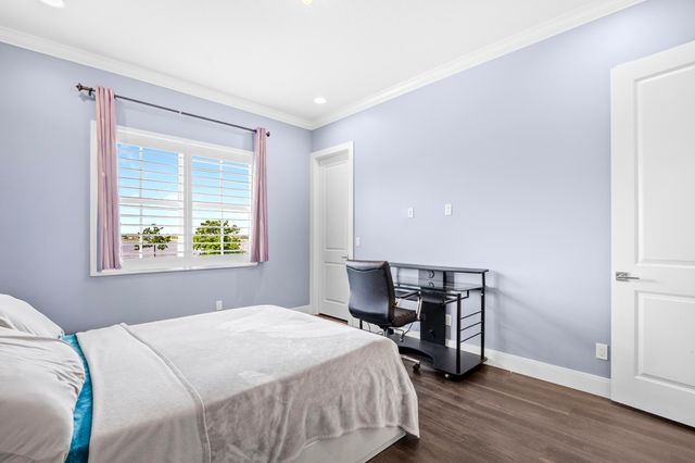 953 Hookline Circle, The Acreage, FL 33470