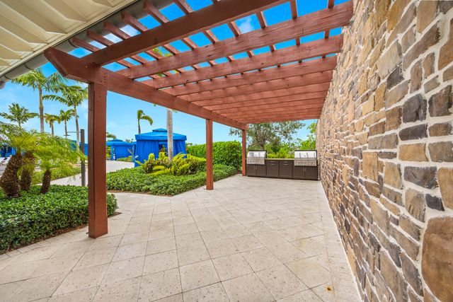 953 Hookline Circle, The Acreage, FL 33470