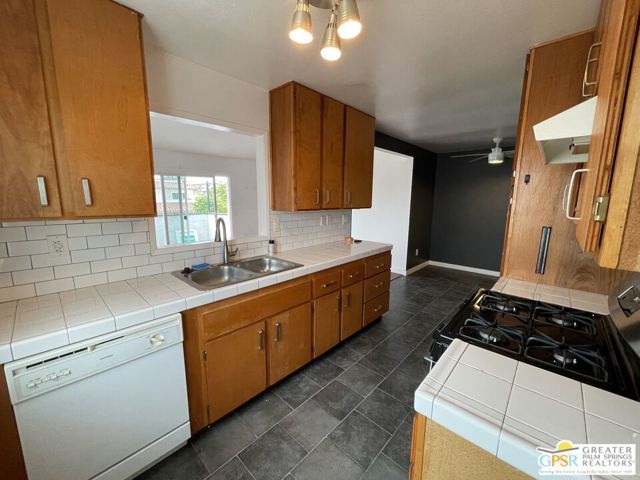 8081 Constantine Drive 4, Huntington Beach, CA 92646