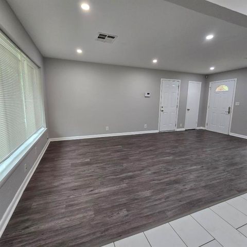1421 N Harvard Avenue, Oklahoma City, OK 73127
