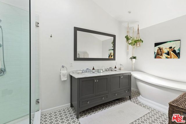 3206 Canyon Lake Drive, Los Angeles, CA 90068