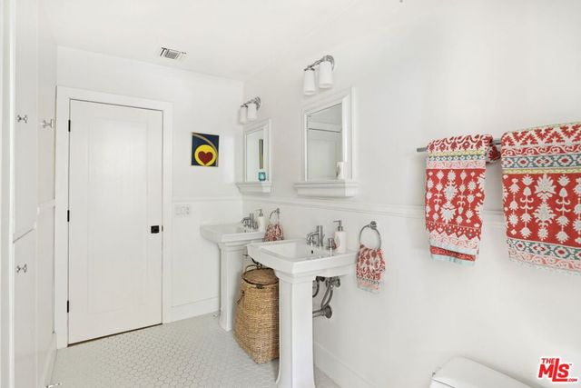 3206 Canyon Lake Drive, Los Angeles, CA 90068