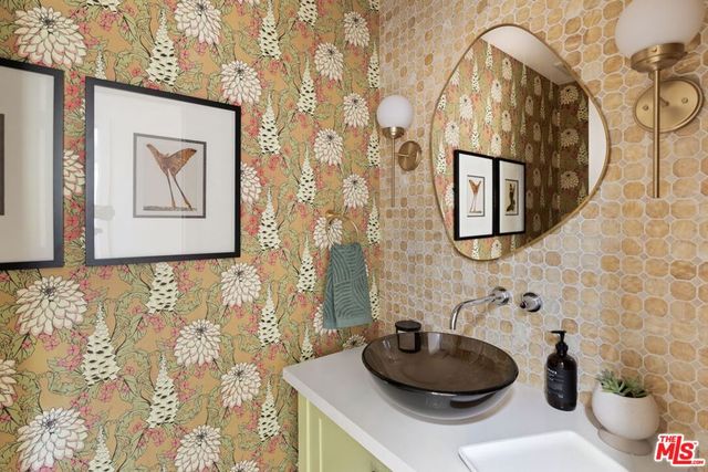 3206 Canyon Lake Drive, Los Angeles, CA 90068