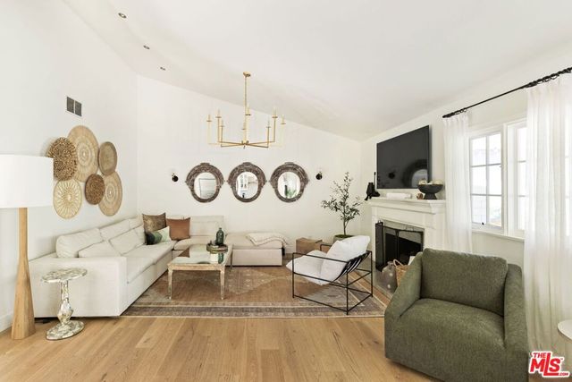 3206 Canyon Lake Drive, Los Angeles, CA 90068