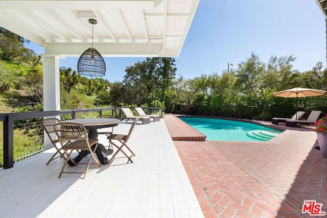 3206 Canyon Lake Drive, Los Angeles, CA 90068