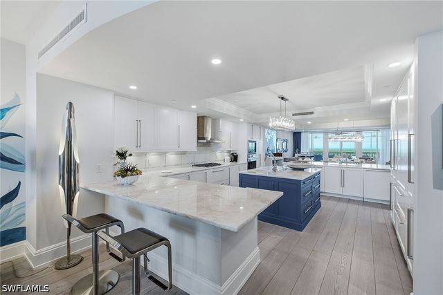 13665 Vanderbilt DR 603, Naples, FL 34110