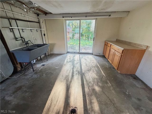 305 SYCAMORE Street, Mingo Junction, OH 43938