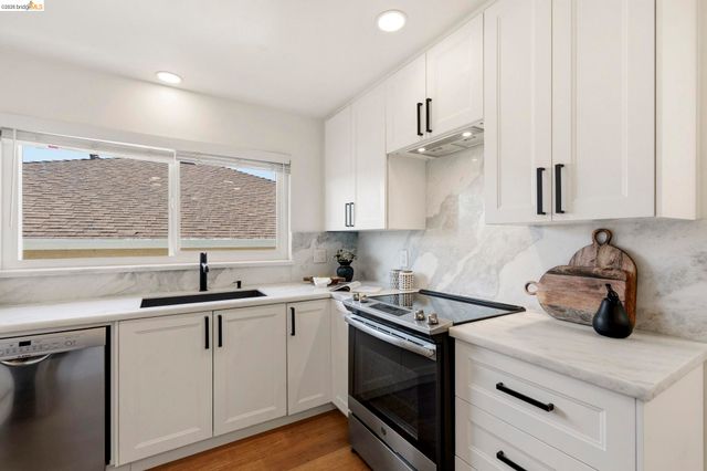 1665 Highland Blvd, Hayward, CA 94542