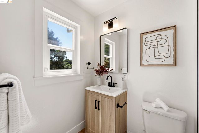 1665 Highland Blvd, Hayward, CA 94542