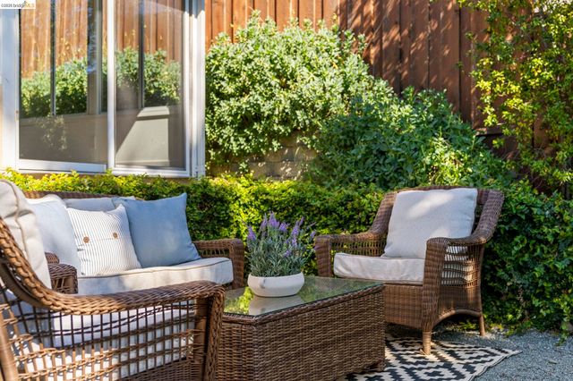 1665 Highland Blvd, Hayward, CA 94542