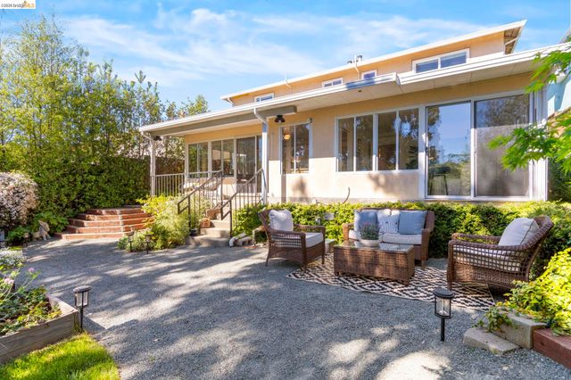 1665 Highland Blvd, Hayward, CA 94542