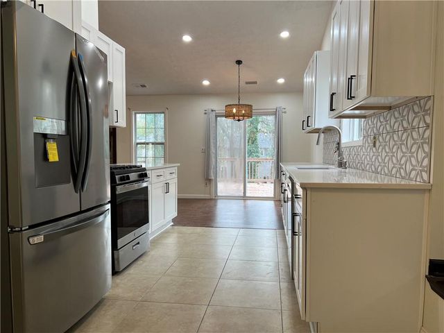 1260 Della Way, Lawrenceville, GA 30043