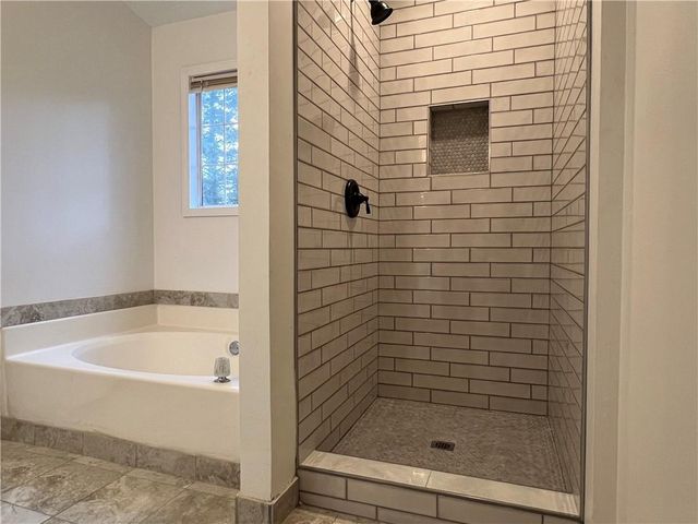 1260 Della Way, Lawrenceville, GA 30043