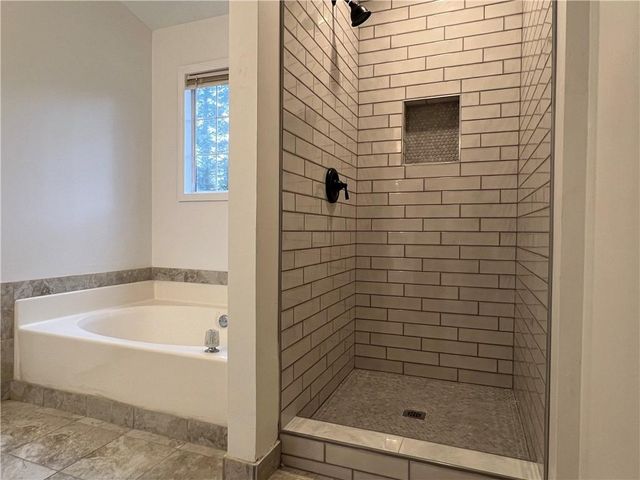 1260 Della Way, Lawrenceville, GA 30043